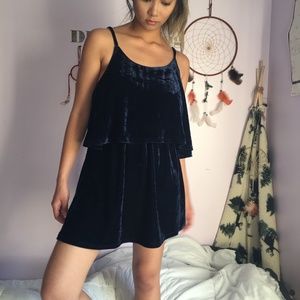 [NWT] Blue velvet open back dress